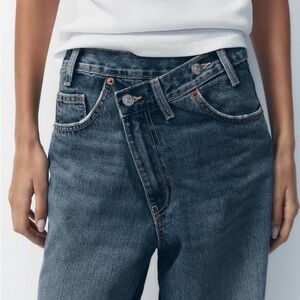 Zara Women’s Asymmetric Button Blue Vintage Jeans High Rise